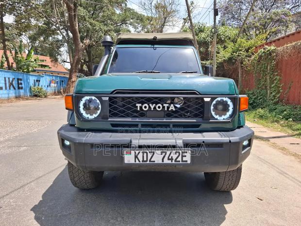 Toyota Land Cruiser 2014 Green