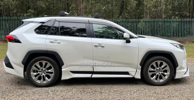 Toyota RAV4 2019 White