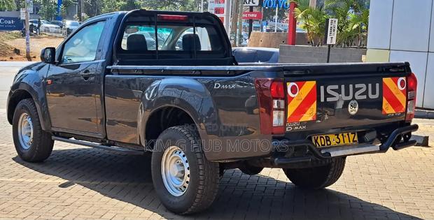 Isuzu D-MAX 2021 Green