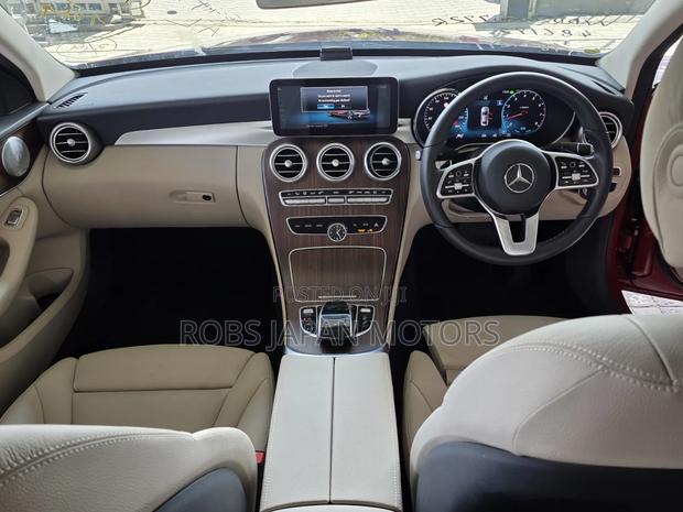 Mercedes-Benz C200 2020 Red