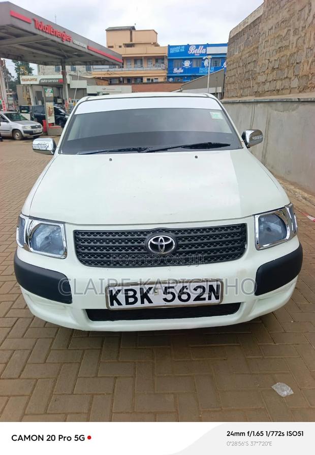 Toyota Succeed 2005 White