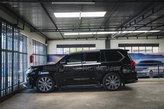 Lexus LX 570 AWD 2016 Black