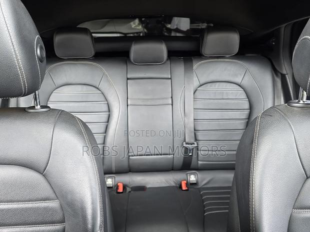 Mercedes-Benz GLC-Class GLC250 Sport Utility 4-Door (2.0L, 4cyl Turbo)