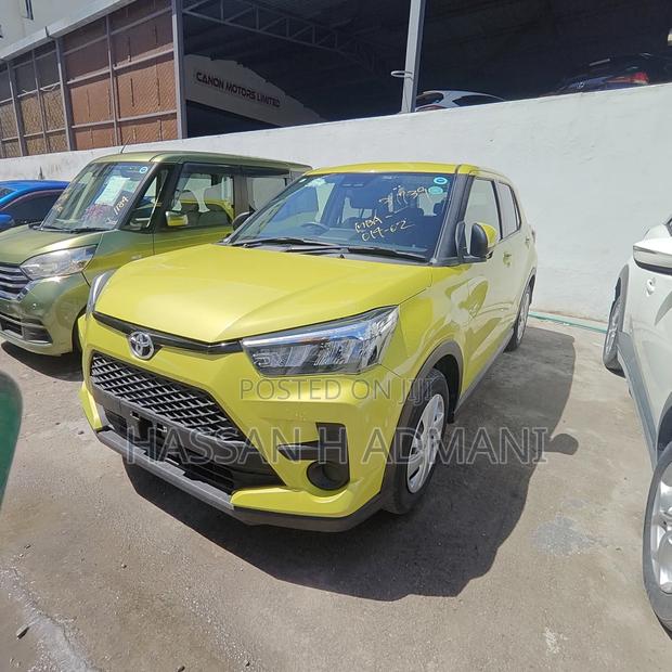 Toyota Raize 2020 Yellow