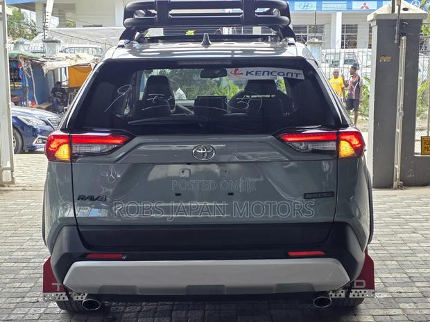 Toyota RAV4 Adventure AWD 2020 Green