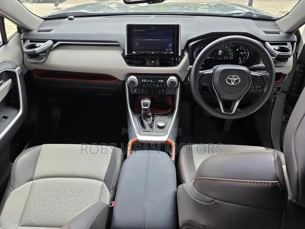 Toyota RAV4 Adventure AWD 2020 Green
