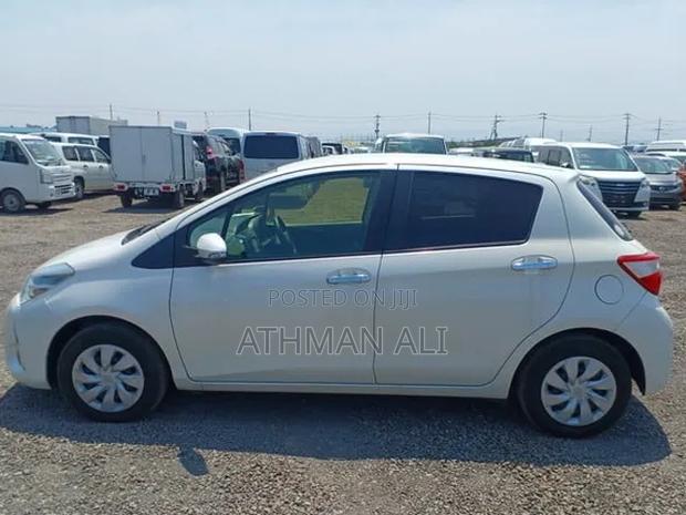 Toyota Vitz 1.0 FWD 5dr 2019 Pearl