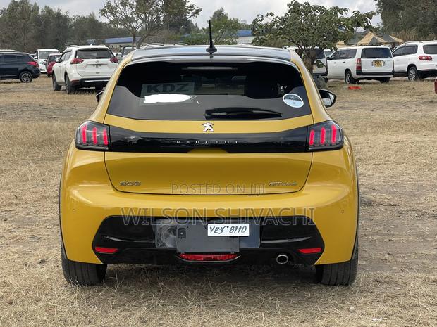 Peugeot 208 2020 Yellow
