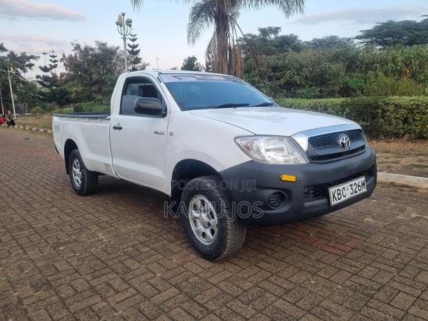 Toyota Hilux 2008 White