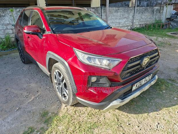 Toyota RAV4 2020 Maroon