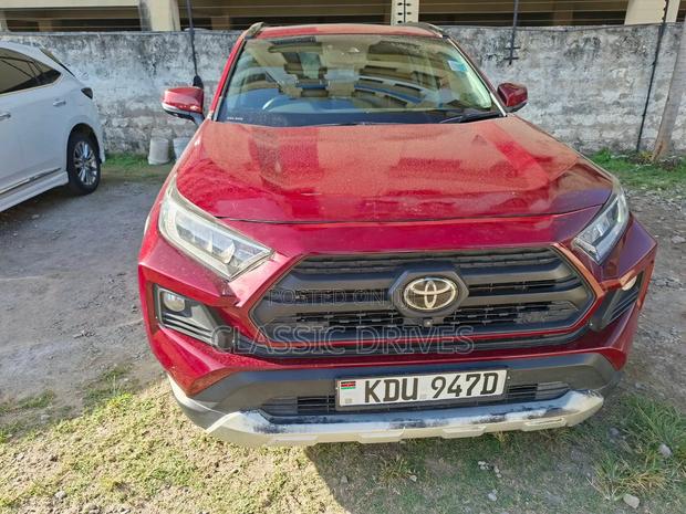Toyota RAV4 2020 Maroon
