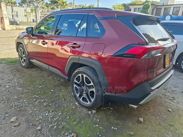Toyota RAV4 2020 Maroon