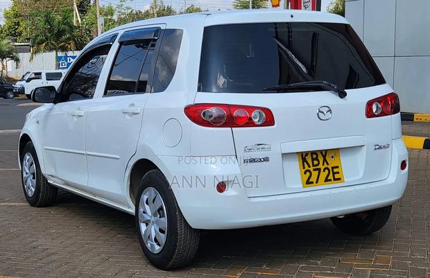 Mazda Demio 2006 Pearl