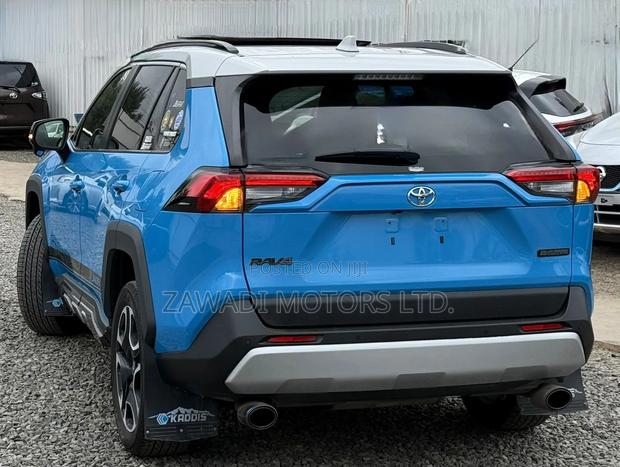 Toyota RAV4 Adventure 2021 Blue