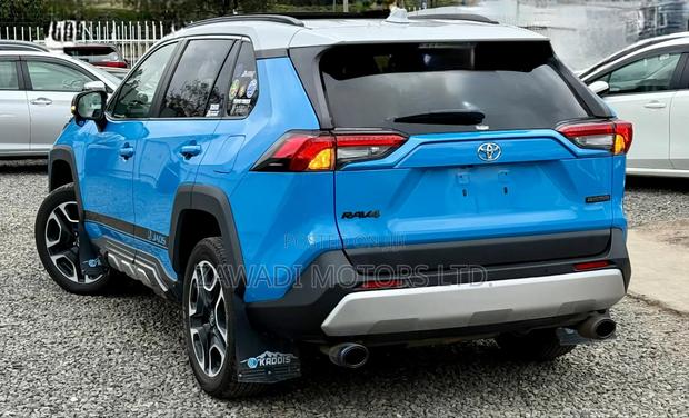 Toyota RAV4 Adventure 2021 Blue