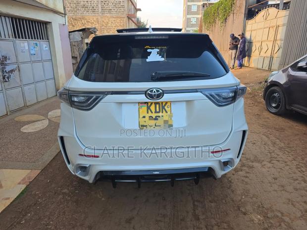 Toyota Harrier 2.0 2015 White