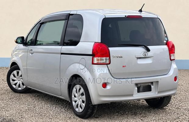 Toyota Porte 1.5 FWD 2019 Silver