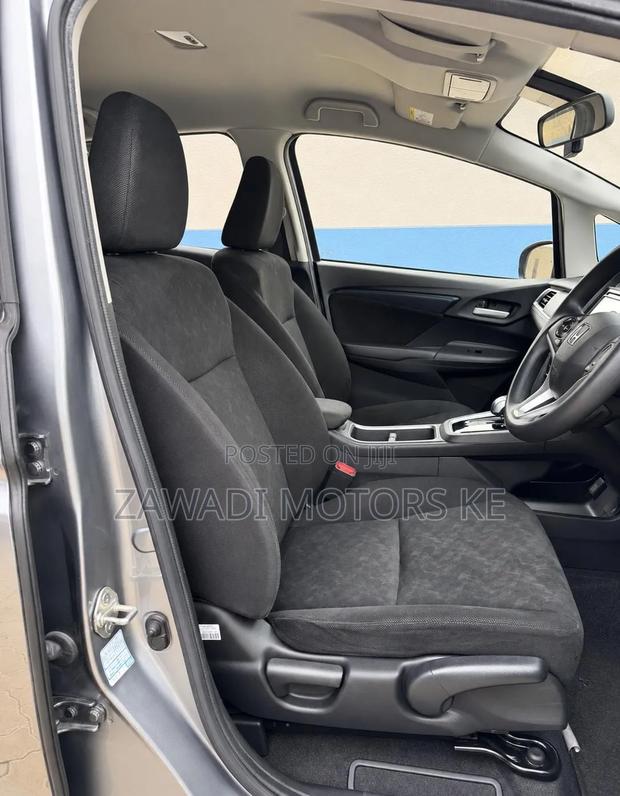Honda Fit Shuttle 1.5 Hybrid 2WD 2019 Gray