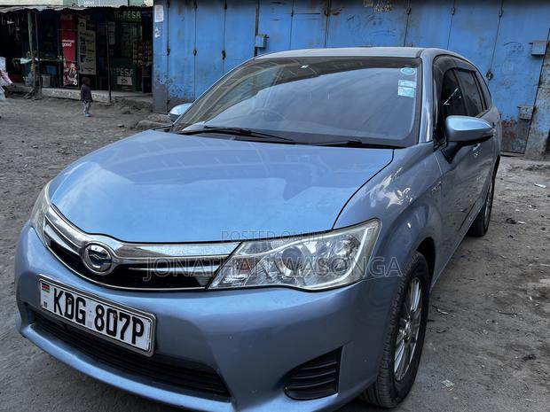 Toyota Corolla Fielder 1.5 Hybrid FWD 2014