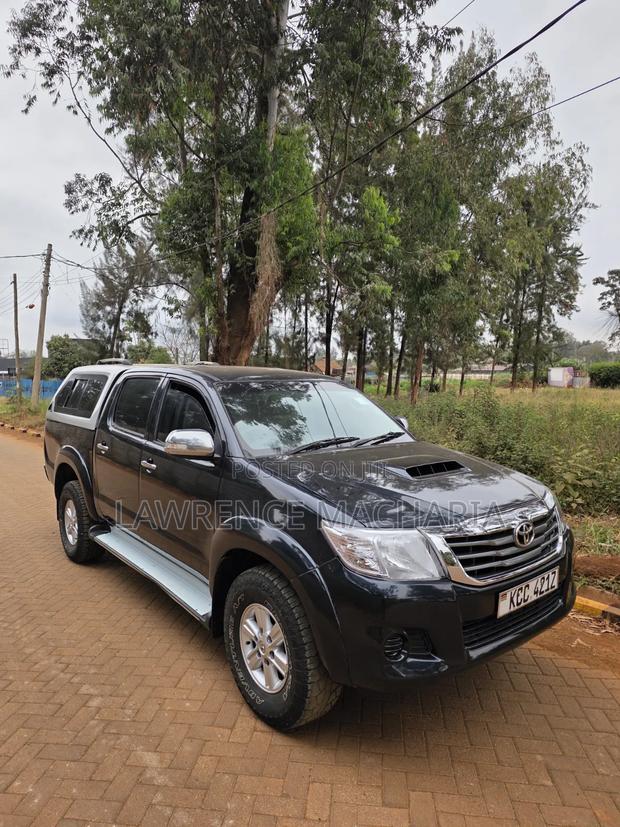 Toyota Hilux 3.0 D-4D 4x4 2014 Black