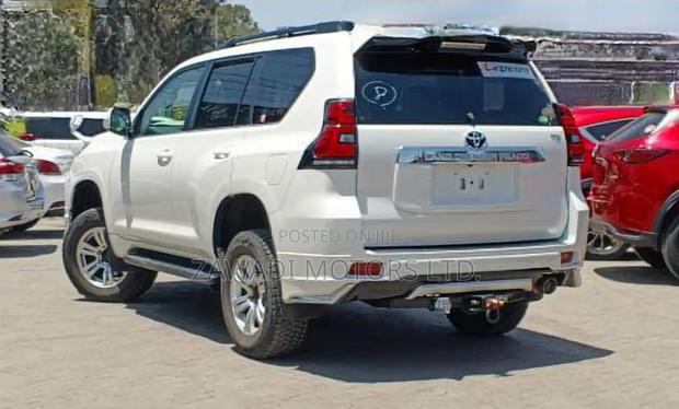 Toyota Land Cruiser Prado 2.8 2020 White