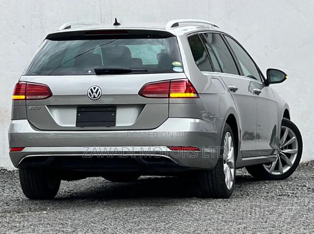 Volkswagen Golf Variant 2019 Gray