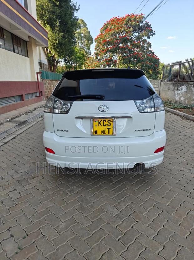 Toyota Harrier 240G 2012 White
