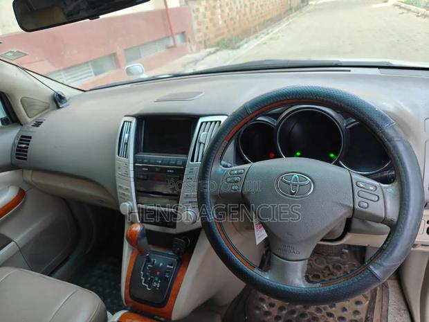 Toyota Harrier 240G 2012 White