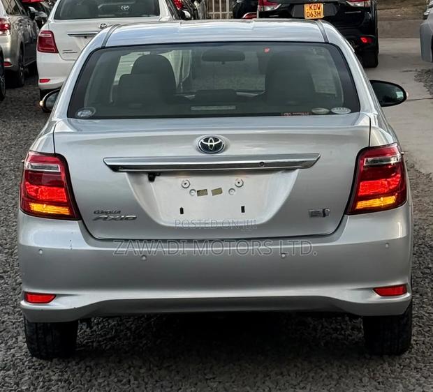 Toyota Axio 1.5 Hybrid G 2WD 2019 Silver