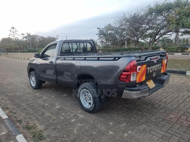 Toyota Hilux 2019 Gray