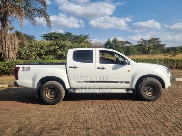 Isuzu D-MAX 2014 Off white