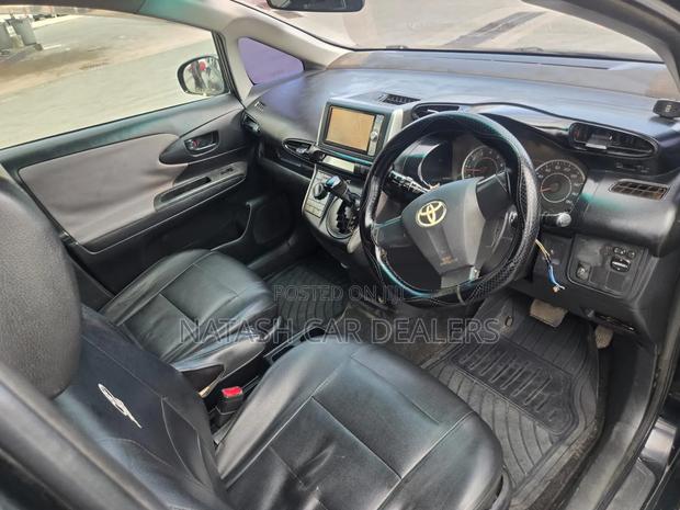 Toyota Wish 2011 Black