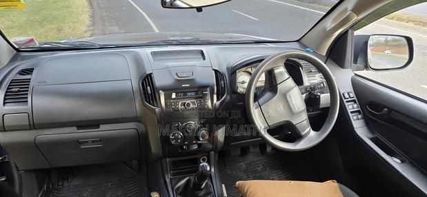 Isuzu D-MAX 2023 Gray