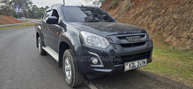 Isuzu D-MAX 2023 Gray