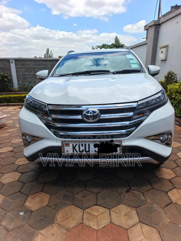 Toyota Rush 2018 White