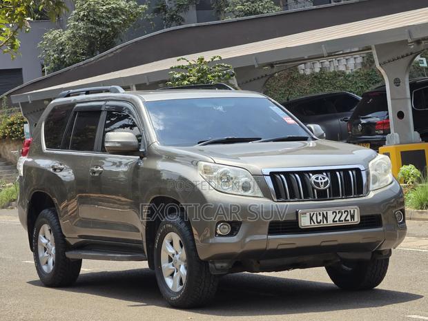 Toyota Land Cruiser Prado 3.0 TD 2010 Gray