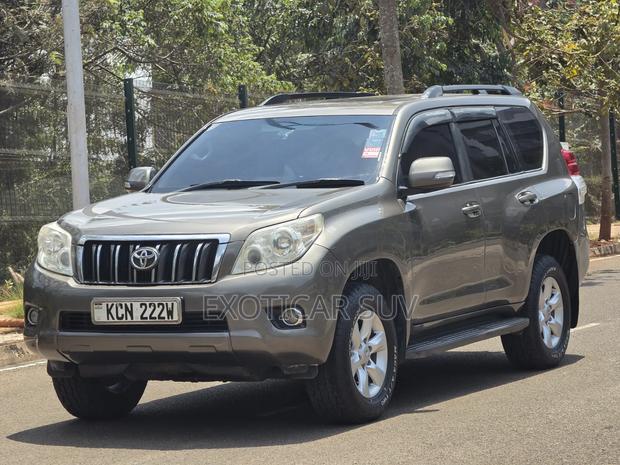 Toyota Land Cruiser Prado 3.0 TD 2010 Gray