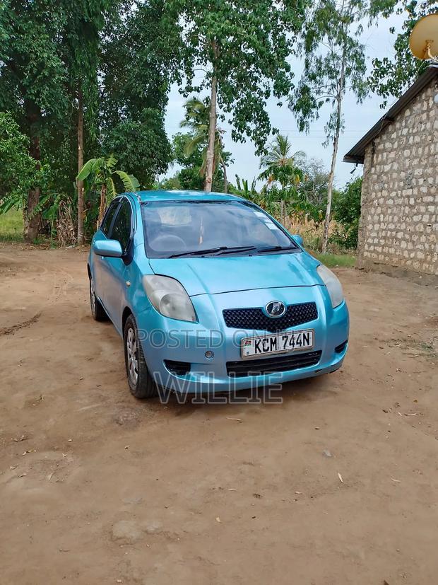 Toyota Vitz 2010 Blue