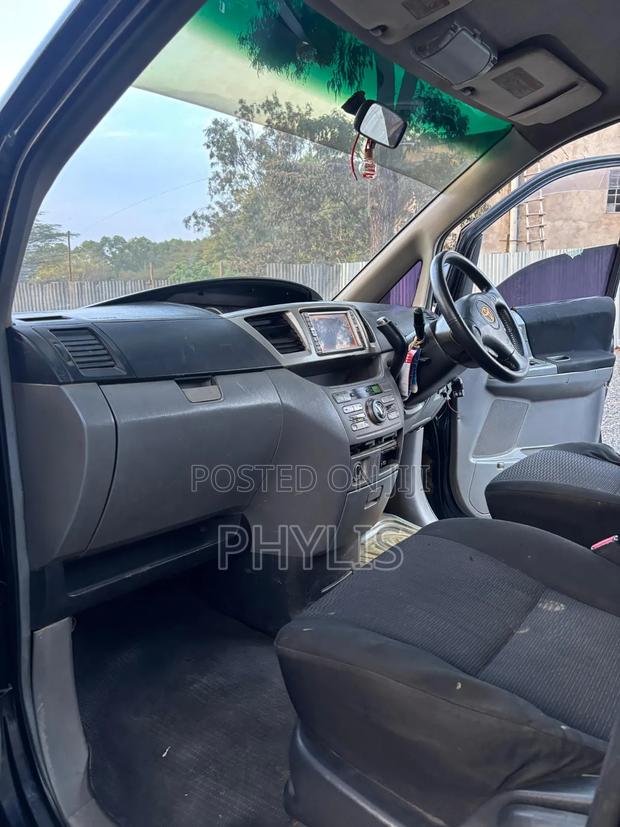 Toyota Voxy ZS 2WD 7-Seater 2007 Black