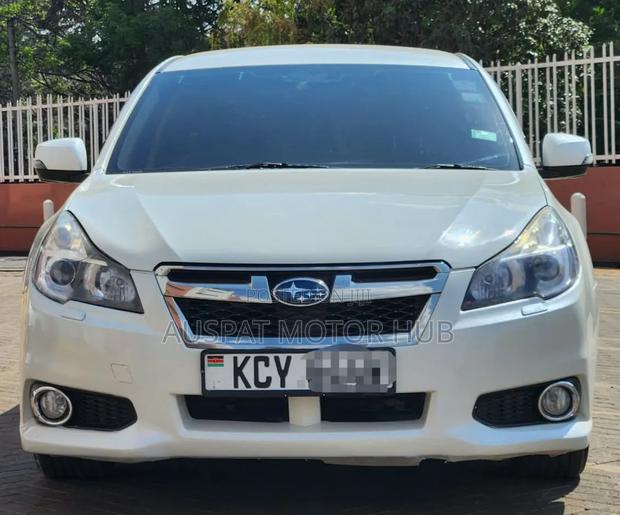 Subaru Legacy 2.5i 2013 White