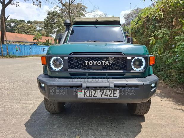Toyota Land Cruiser 79 Series 2014 Green