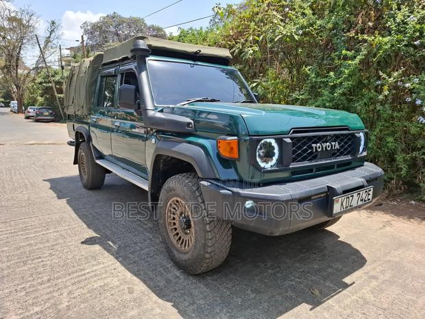 Toyota Land Cruiser 79 Series 2014 Green
