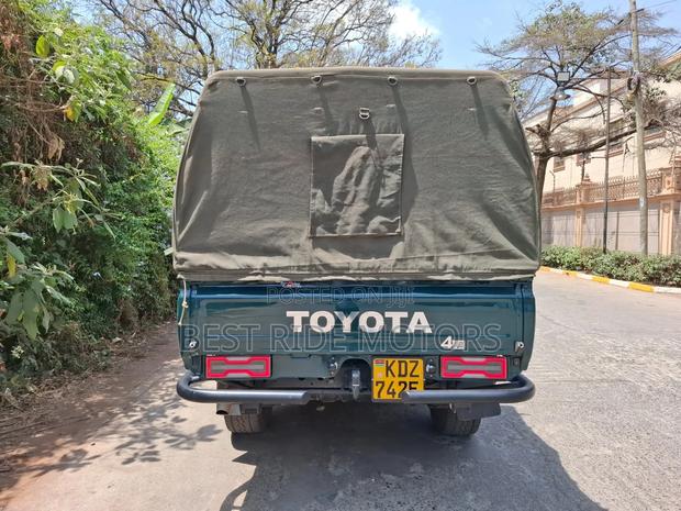 Toyota Land Cruiser 79 Series 2014 Green