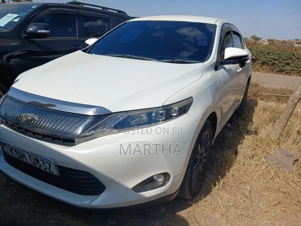 Toyota Harrier 2.0 2014 White