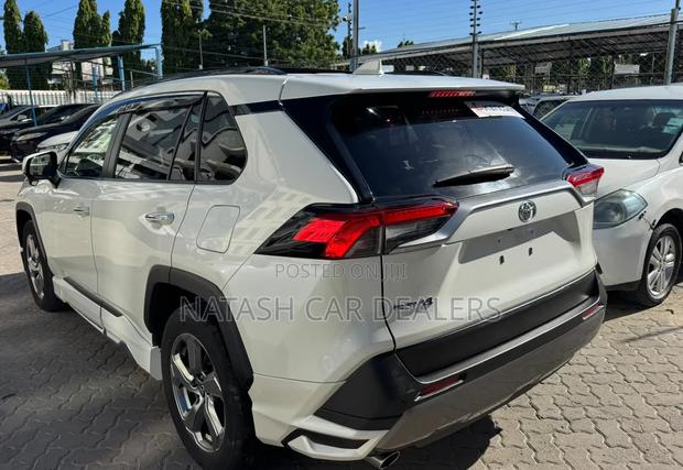 Toyota RAV4 2019 White