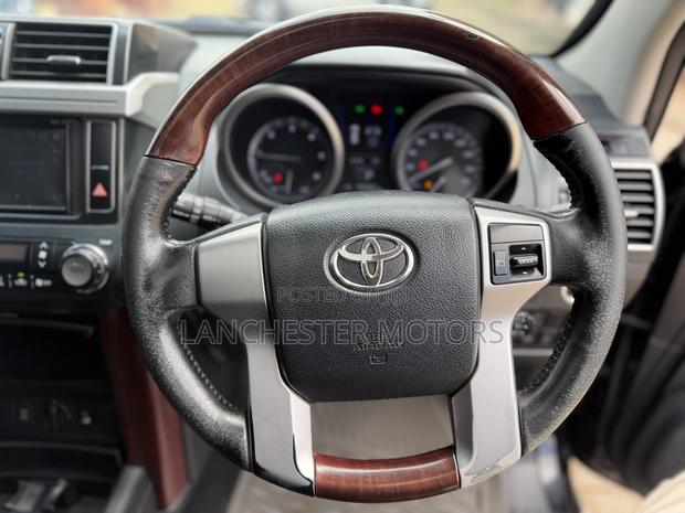 Toyota Land Cruiser Prado 2016 Black