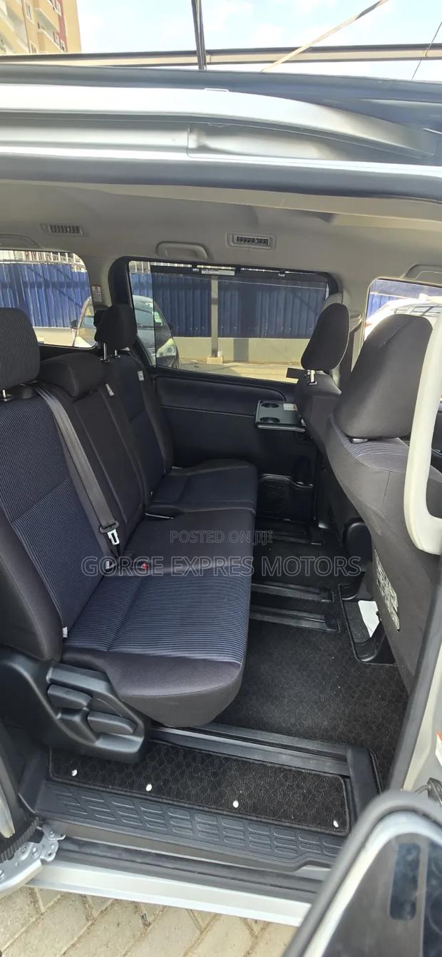 Toyota Noah 2019 Silver