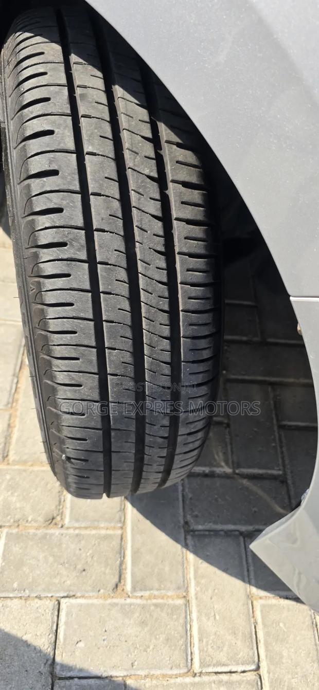 Toyota Noah 2019 Silver