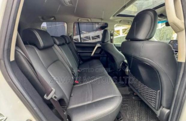 Toyota Land Cruiser Prado 2.8 2019 White