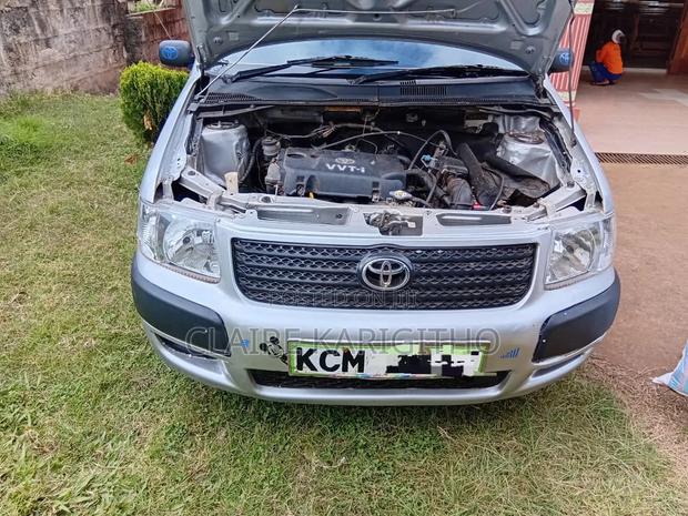 Toyota Succeed 2011 Silver